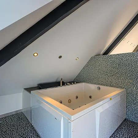 Pyramide Ii By Interhome Saint-Philibert